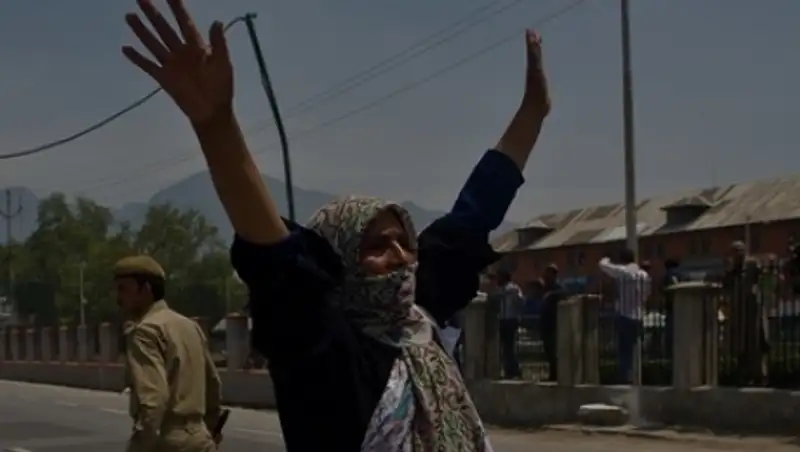 В Индии боевики-маоисты захватили 200 человек