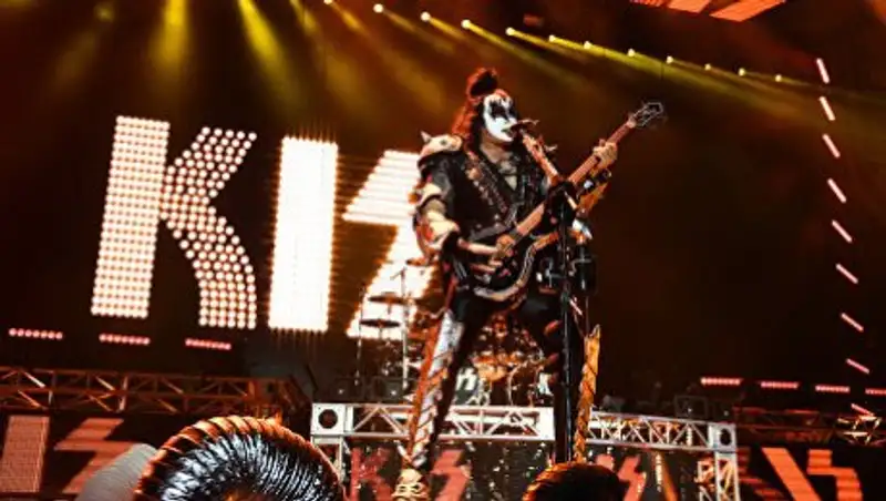Фронтмен рок-группы Kiss объявил себя автором "козы" и собирается запатентовать жест
