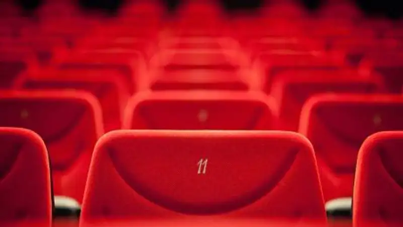 Казахстанцам продают липовые билеты в театр