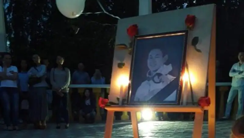 Акмолинцы скорбят о смерти Дениса Тена