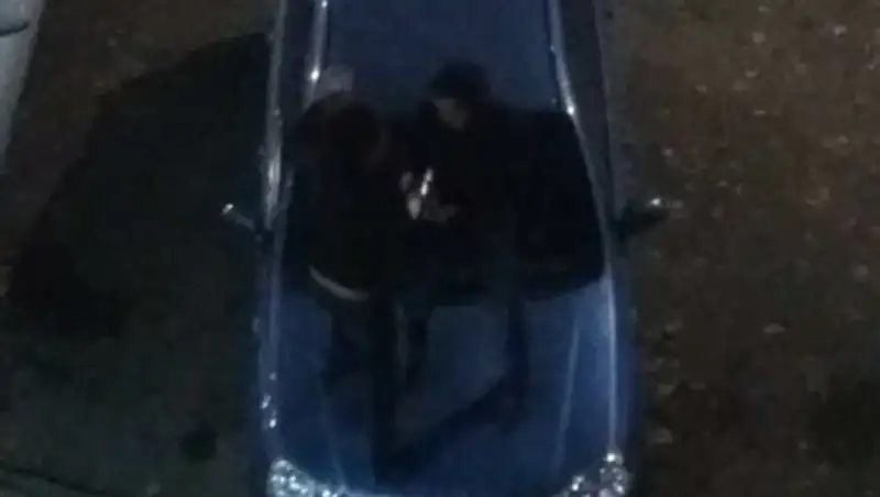 Пьяные напрыгали на капоте чужого автомобиля на 400 000 тенге