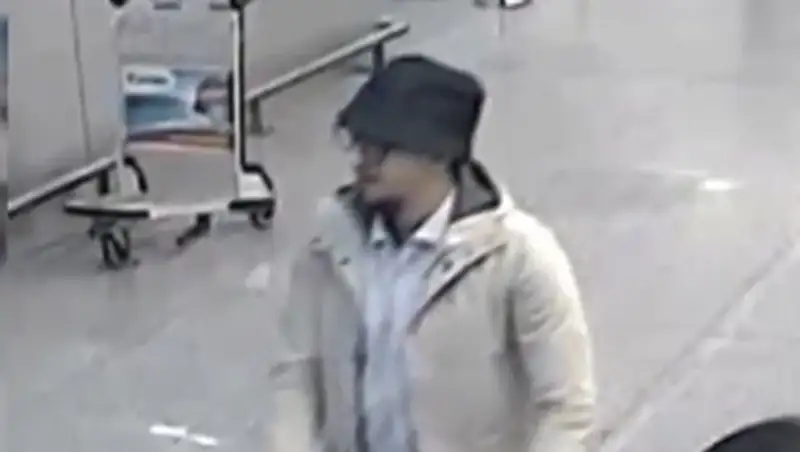 Брюссельские террористы попали в объектив камер на входе в аэропорт