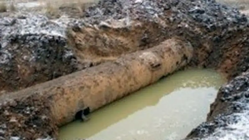 В Шымкенте возникла угроза обрушения жилых домов из-за прорыва канализации