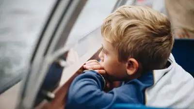 5-летний ребенок выпал из окна многоэтажки в Кокшетау, фото - Новости Zakon.kz от 31.08.2022 17:04