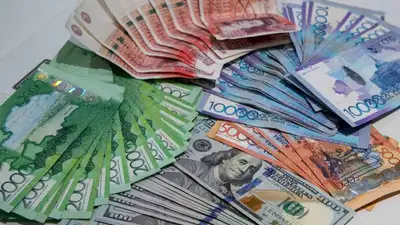 курсы валют, фото - Новости Zakon.kz от 28.12.2022 11:07