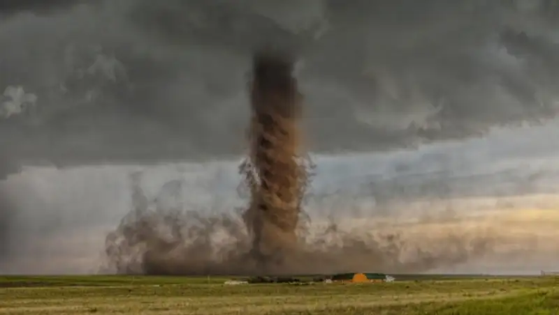 Десятки домов повреждены в американских штатах Алабама и Миссисипи из-за торнадо