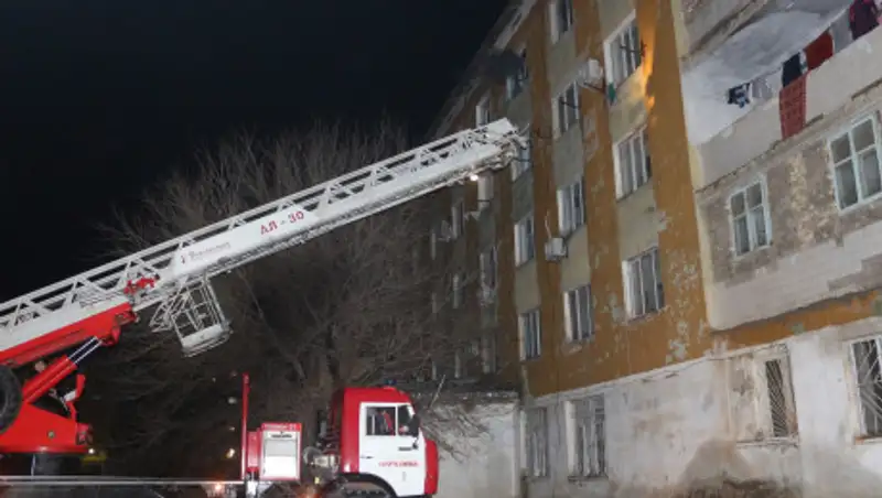 73 человека эвакуированы при пожаре в Кызылорде