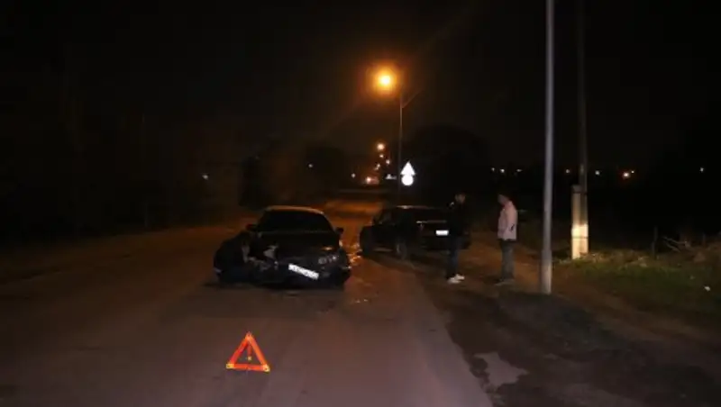 В Алматы неудачный маневр стал причиной ДТП