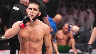 Ислам Махачев нокаутировал Алекса Волкановски, фото - Новости Zakon.kz от 22.10.2023 02:37