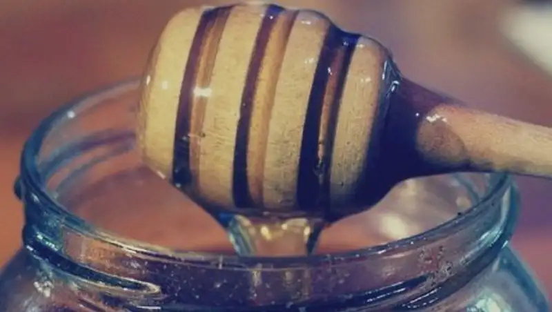 Мед и фруктовый сок признали опасными для здоровья