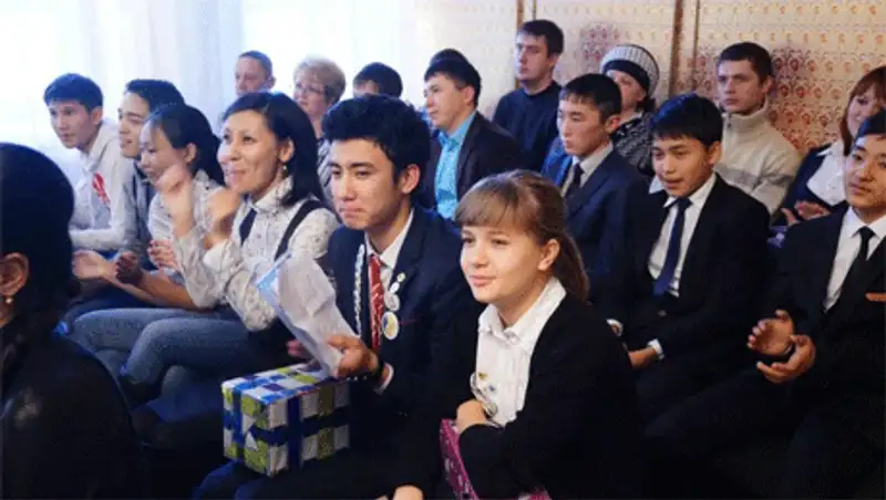 В Акмолинской области чествовали молодежь, фото - Новости Zakon.kz от 19.11.2013 01:13