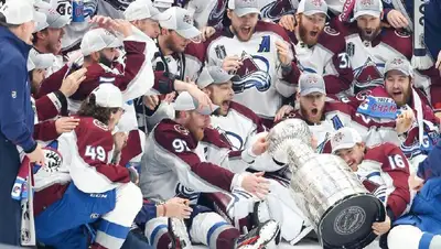 Хоккей Чемпион НХЛ-2022, фото - Новости Zakon.kz от 27.06.2022 10:25