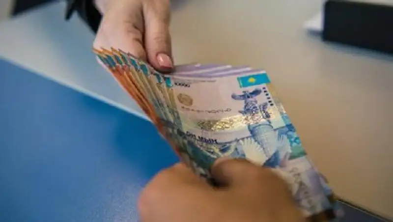 800 тысяч человек в РК получают зарплату в конвертах
