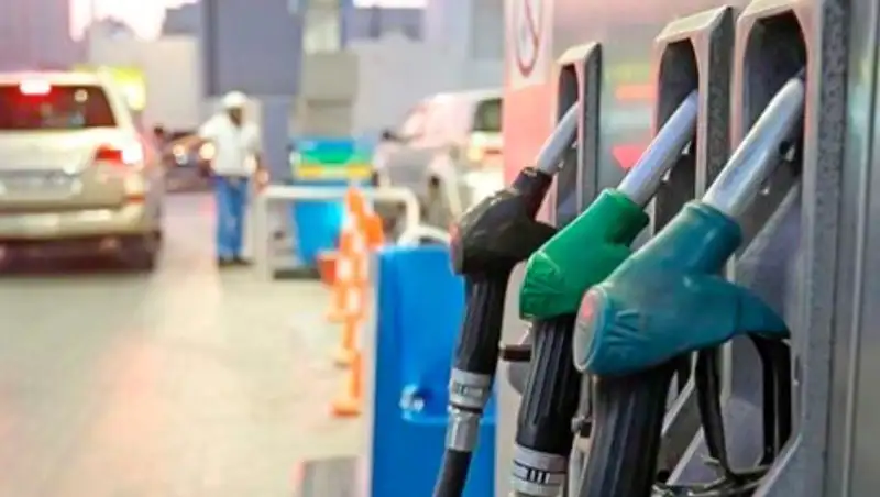Ещё несколько сетей АЗС снизили цены на бензин