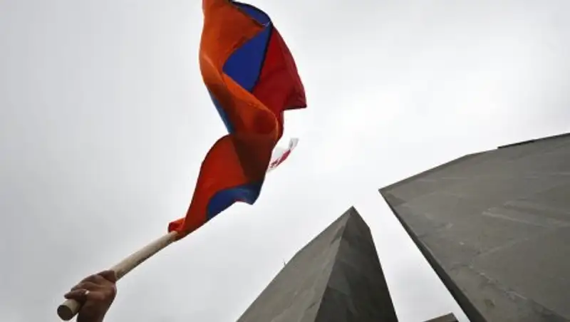 Генерал: полиция продолжает переговоры с вооруженными лицами в Ереване