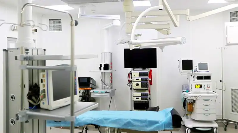 Актаусцу, на которого упал диван, заменили позвоночник