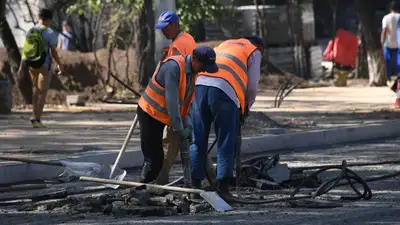 рабочие, фото - Новости Zakon.kz от 03.05.2023 22:37