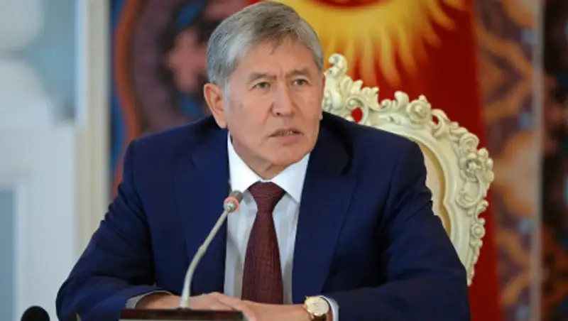 "Не выполняет свои обязанности". Атамбаев прокомментировал правление Жээнбекова