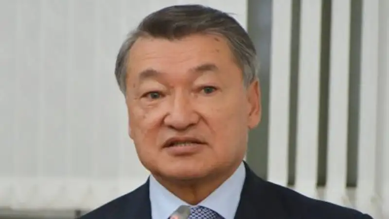 В ВКО выпускников будут убеждать не уезжать учиться в вузы Сибири и Алтая