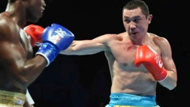 Казахстанец "рванул" на 325 мест в рейтинге после победы над узбекским боксером