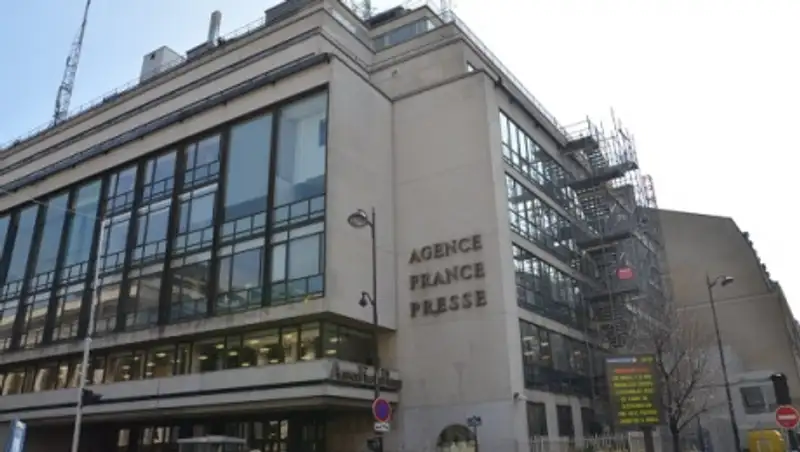 Полиция пресекла нападения на журналистов у офиса Франс Пресс в Париже