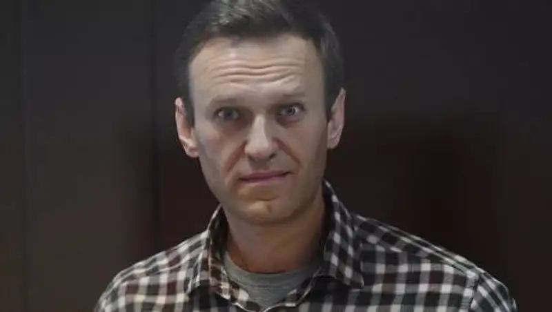 Суд признал законной замену условного срока Навального на реальный