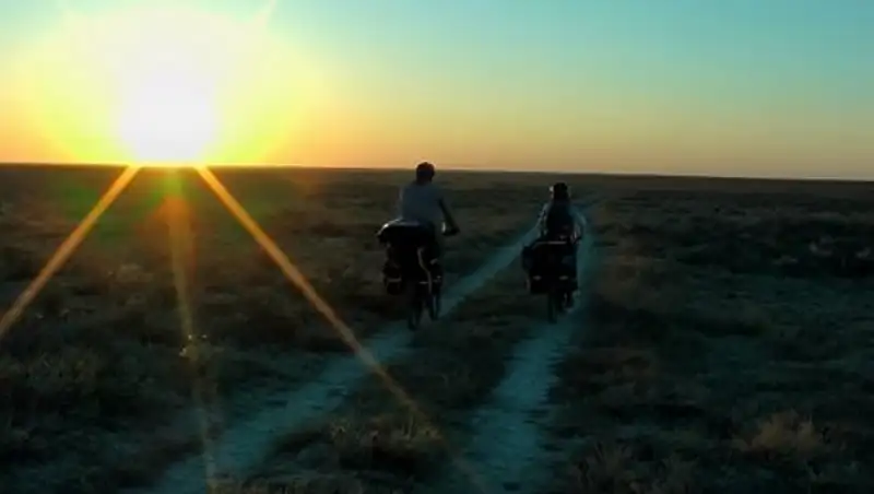 Российские путешественники сняли видео про Мангистау