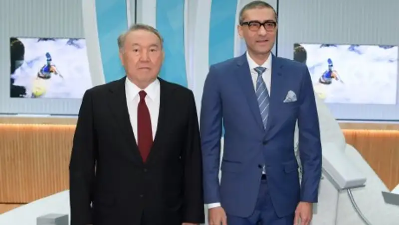 Назарбаев посетил презентационную площадку "Nokia"