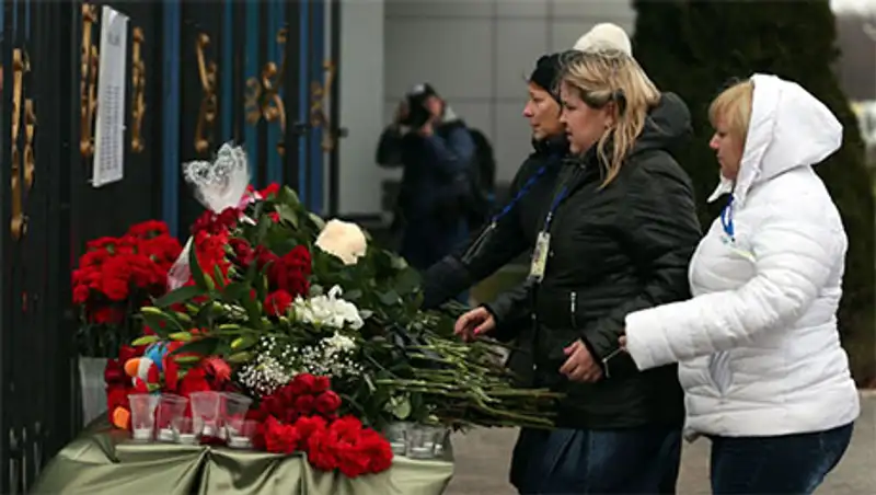 Катастрофа «Боинга»: «черные ящики» доставили в Москву, фото - Новости Zakon.kz от 19.11.2013 16:49