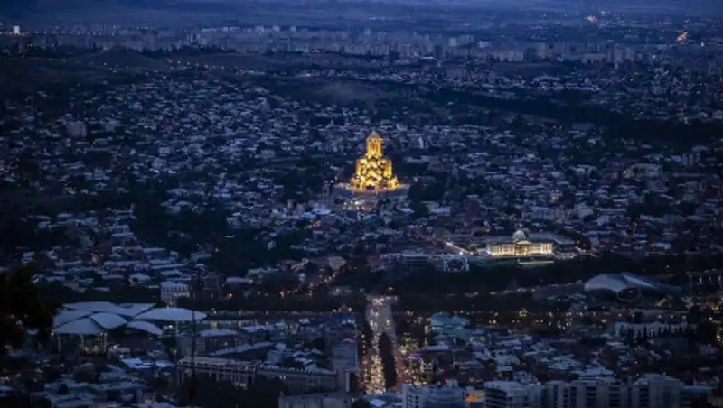 Протестующих в Тбилиси начал разгонять спецназ