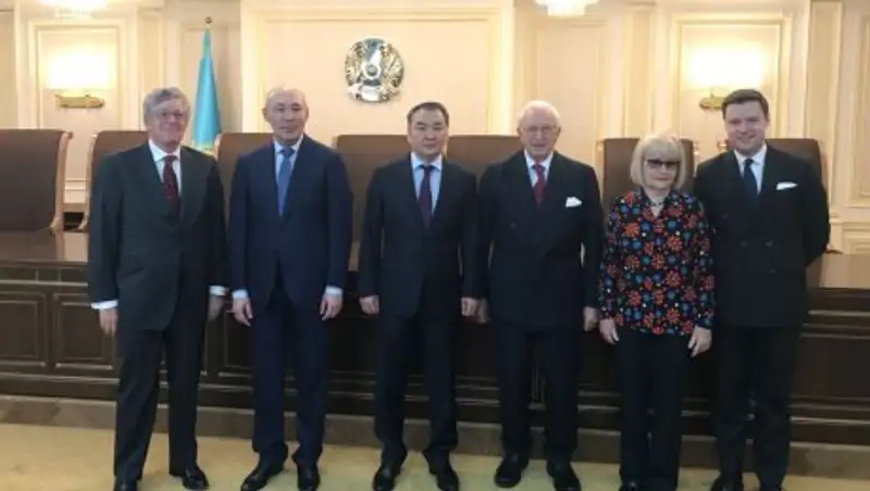 Мами принял делегацию Международного финансового центра «Астана»