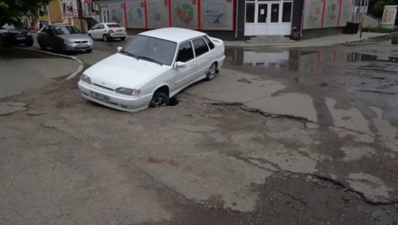 90% дорог Семея нуждаются в ремонте