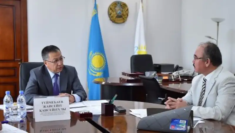 Аким ЮКО заслушал вопросы граждан в общественной приемной