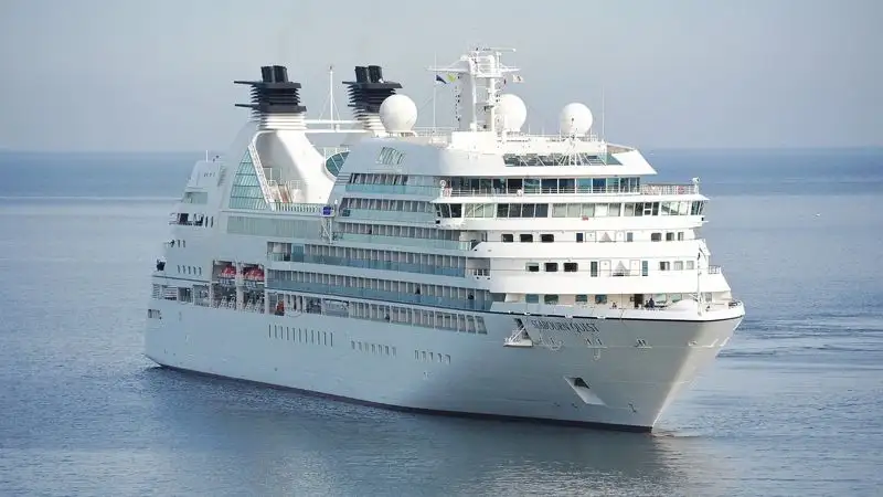 Налог на роскошь: сколько будут платить владельцы десятков квартир, авто, яхт и дорогого алкоголя