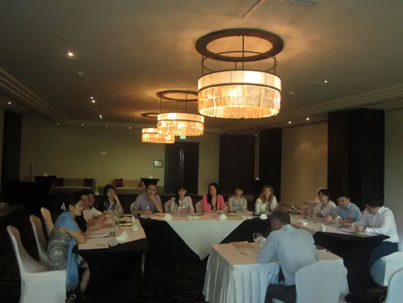 Выездной семинар для бухгалтеров и юристов в Дубае, фото - Новости Zakon.kz от 03.12.2014 17:37