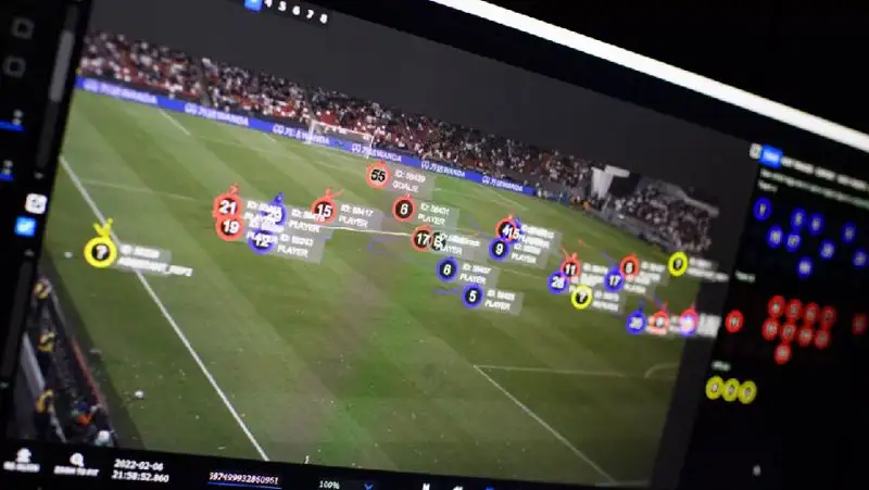 Робот-арбитр будет судить финал клубного ЧМ по футболу