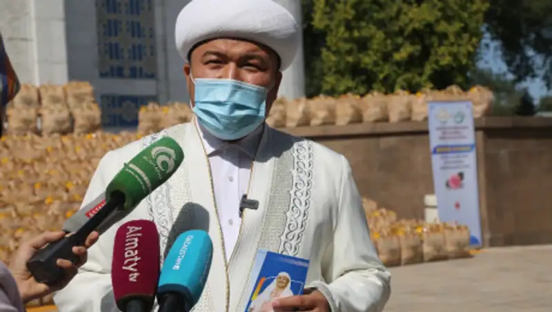 Вместо поминального обеда родные Жамал апа провели большую благотворительную акцию