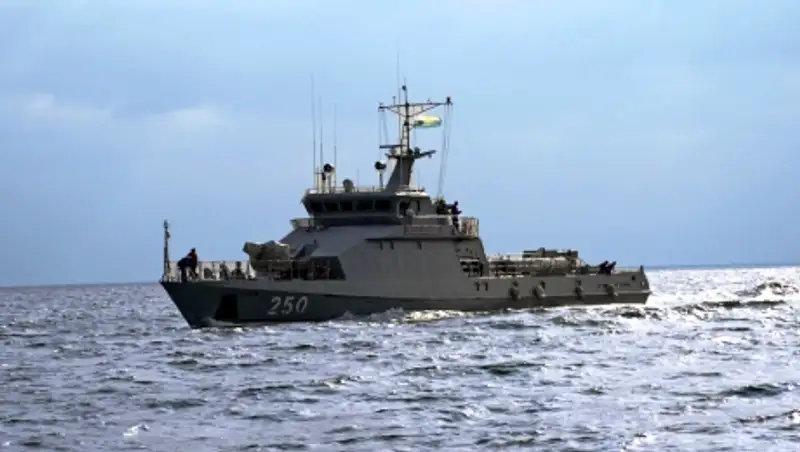 Военные моряки испытали боевые возможности ракетно-артиллерийских кораблей