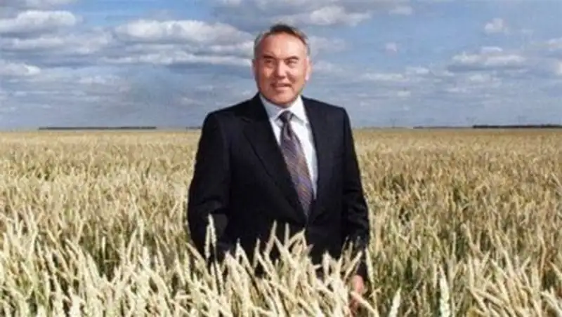 Глава государства поздравил казахстанцев с Днем Труда