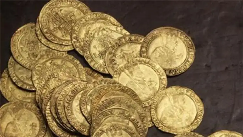 Гражданка Узбекистана пыталась провезти 212 раритетных монеты