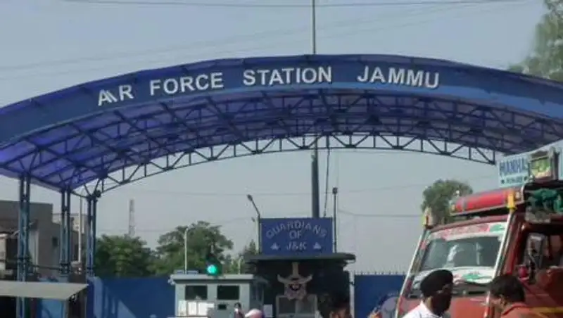 Два взрыва прогремели на базе ВВС Индии