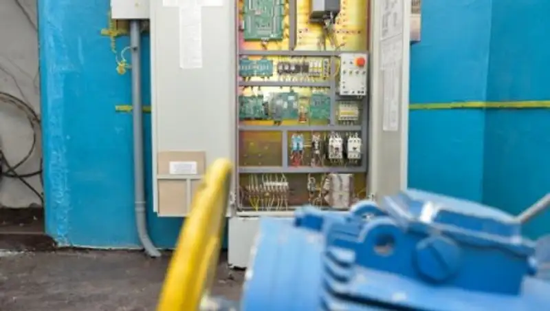 Начались работы по замене еще около 40 лифтов в столичных многоэтажках