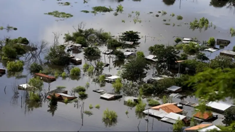 Свыше 100 тысяч человек эвакуированы из-за стихии в Парагвае и Уругвае