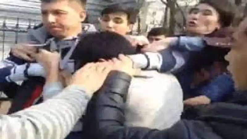 Виновные в нападении на журналистов студенты Академии искусств будут наказаны