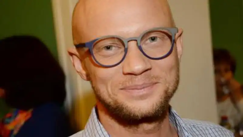 Соведущего "Вечернего Урганта" доставили в реанимацию