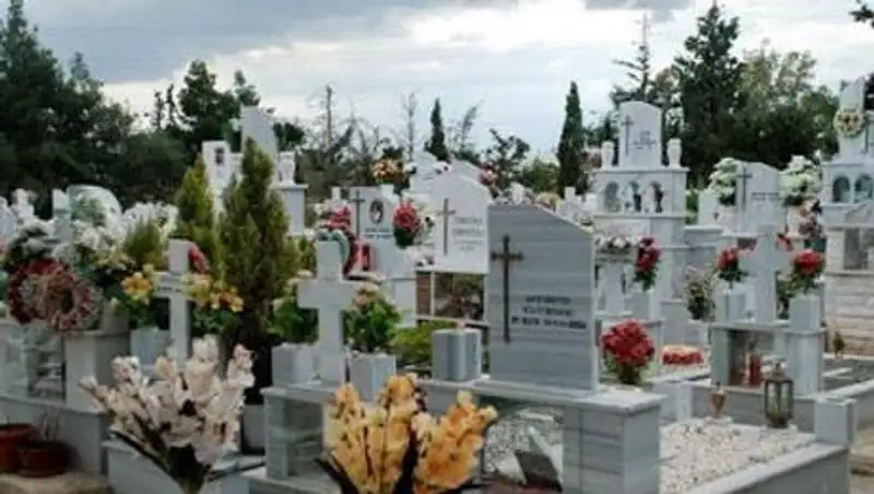 В Греции по ошибке похоронили живую женщину