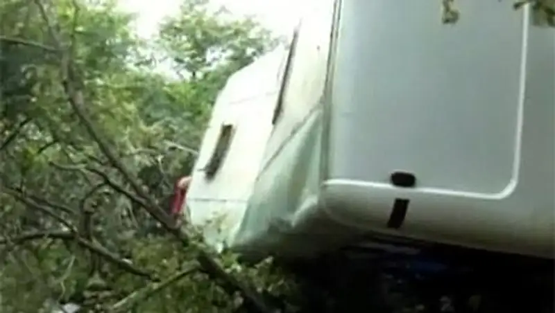 Микроавтобус с детьми упал с обрыва в высокогорье Дагестана