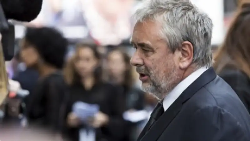 Люка Бессона обвинили в домогательствах