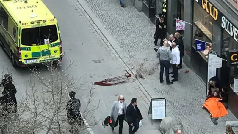 Водитель угнанного грузовика хотел остановить террориста в Стокгольме