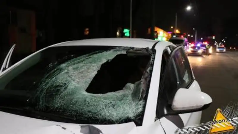 Hyunday насмерть сбил пешехода на светофоре в Алматы